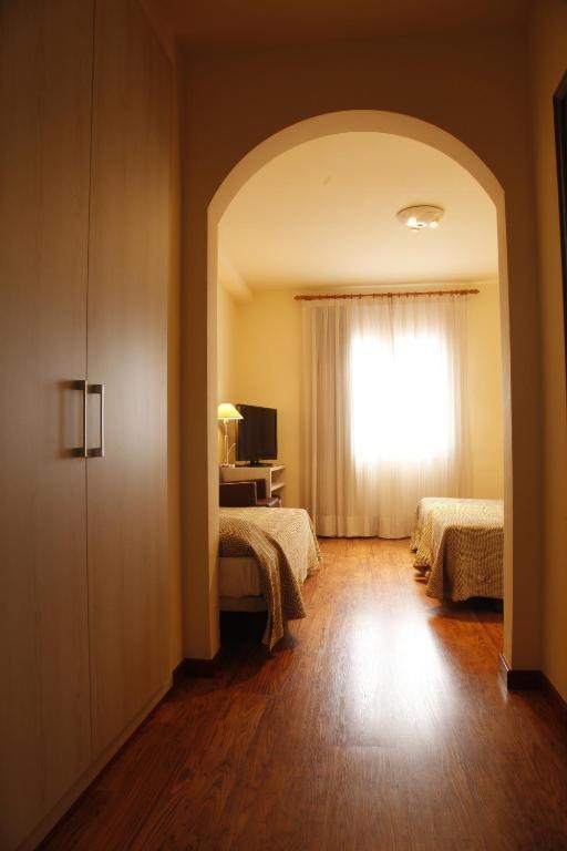 Hotel Canet Castello  D'Empuries Rom bilde