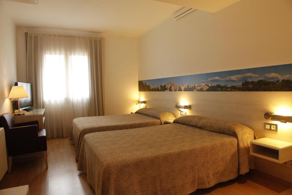Hotel Canet Castello  D'Empuries Rom bilde